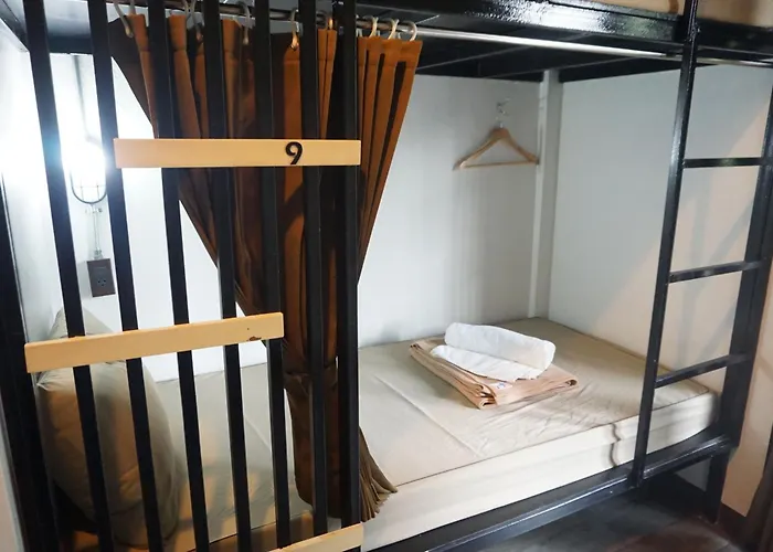 Auberge de jeunesse Hostel *