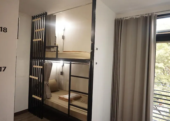 Auberge de jeunesse Hostel *